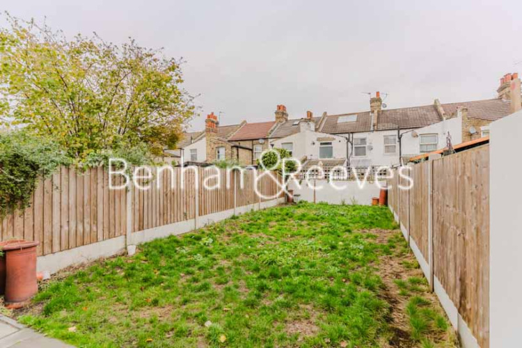 3  bedrooms house to rent in Wernbrook Street, Woolwich, SE18-image 7