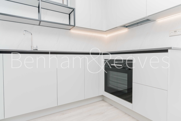 1  bedroom flat to rent in Moorehead Way, Kidbrooke Village, SE3-image 2