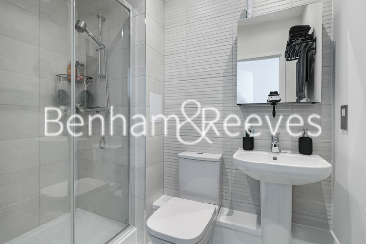 2  bedrooms flat to rent in Vousden Grove, Thamesmead, SE28-image 4