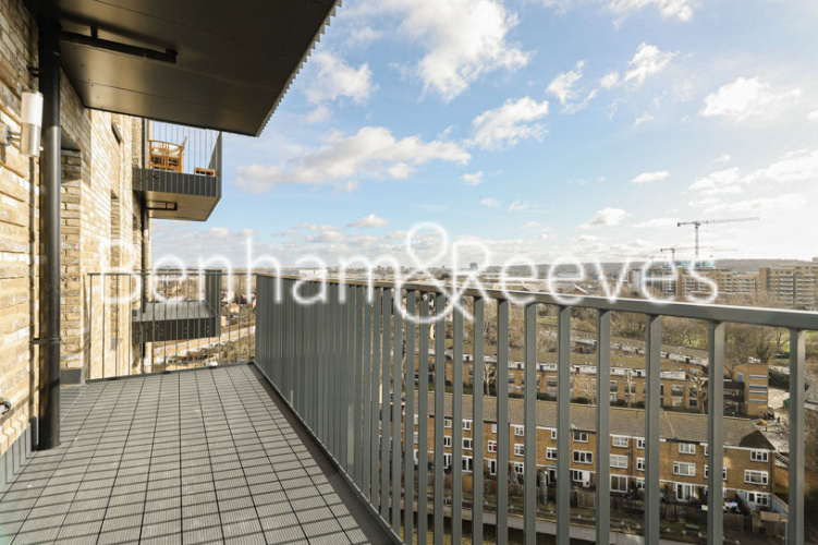 2  bedrooms flat to rent in Vousden Grove, Thamesmead, SE28-image 5