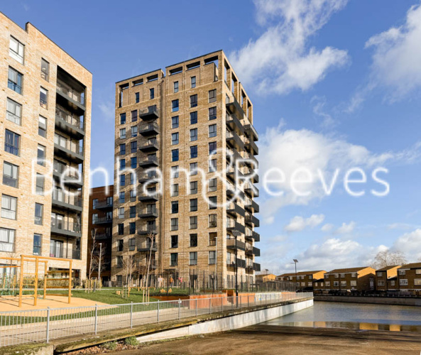 2  bedrooms flat to rent in Vousden Grove, Thamesmead, SE28-image 6