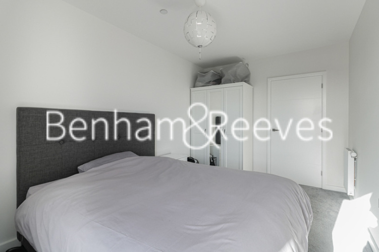 2  bedrooms flat to rent in Vousden Grove, Thamesmead, SE28-image 9