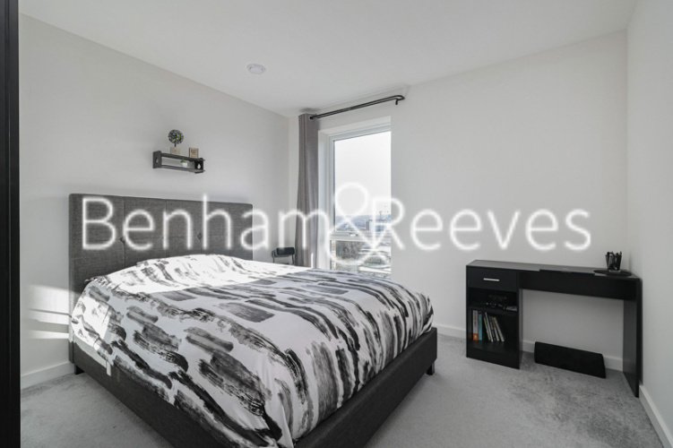 2  bedrooms flat to rent in Vousden Grove, Thamesmead, SE28-image 12