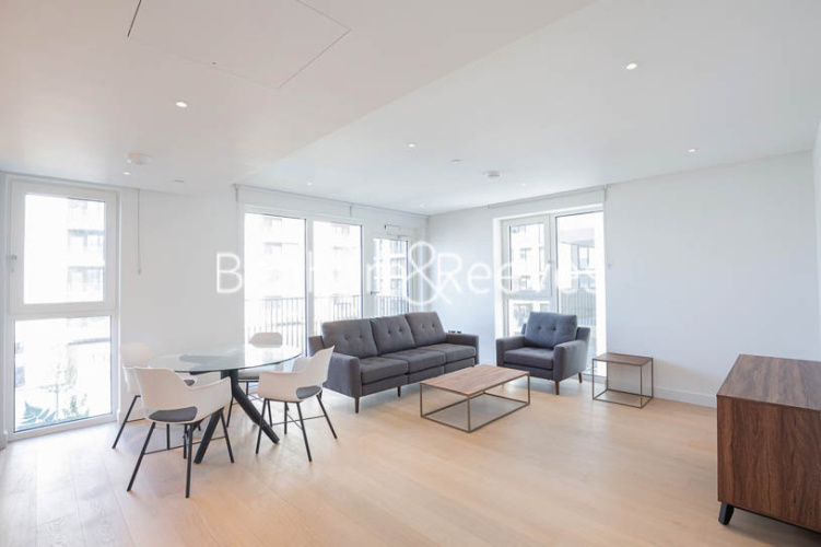 2  bedrooms flat to rent in Lincoln Apartments, White City, W12-image 1