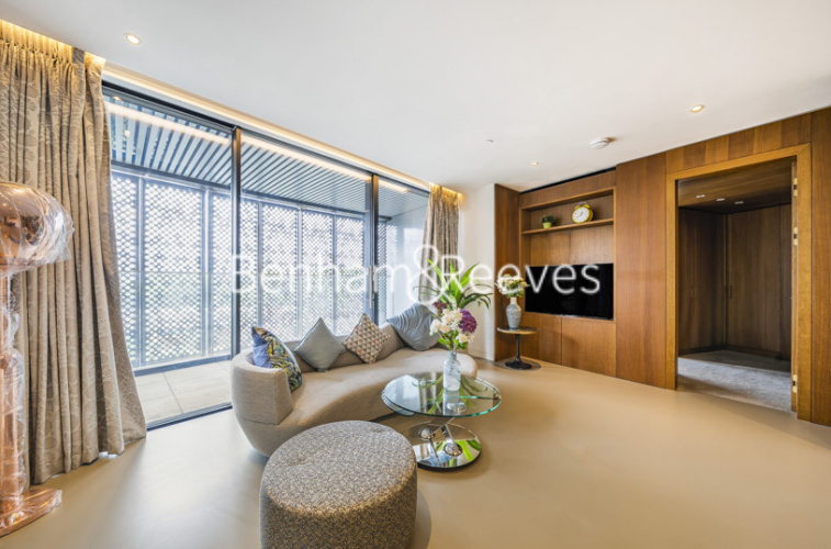 3  bedrooms flat to rent in Lewis Cubitt Square, Kings Cross, N1C-image 1