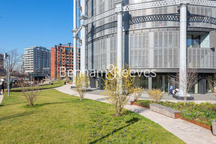 3  bedrooms flat to rent in Lewis Cubitt Square, Kings Cross, N1C-image 7