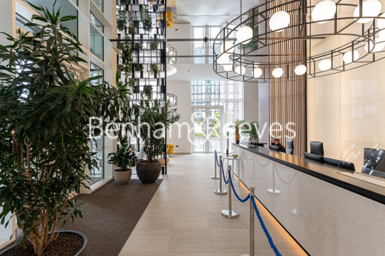 2  bedrooms flat to rent in White City Living, Lincoln Apartments, Fountain Park Way, White City W12-image 3