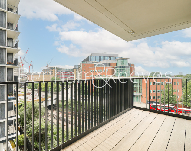 2  bedrooms flat to rent in Fountain Park Way, White City, W12-image 6