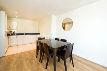 2  bedrooms flat to rent in Granville Gardens, Ealing Common, W5-image 2