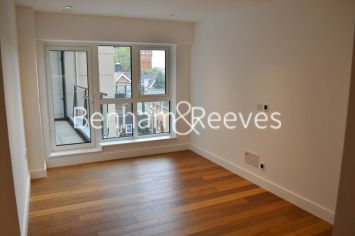 2  bedrooms flat to rent in Dickens Yard, Ealing, W5-image 1
