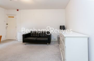 1 bedroom flat to rent in Madeley Road, Ealing, W5-image 1