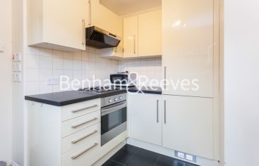 1 bedroom flat to rent in Madeley Road, Ealing, W5-image 2