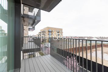 1 bedroom flat to rent in Accolade Avenue, Southall, UB1-image 5