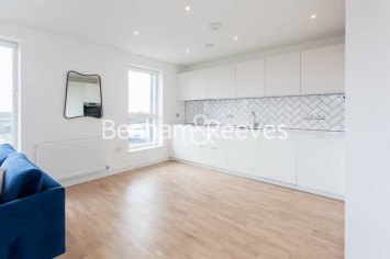 2 bedrooms flat to rent in Accolade Avenue, Southall UB1-image 3