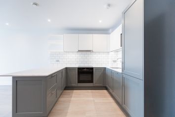 2  bedrooms flat to rent in Filmworks Walk, Ealing, W5-image 2