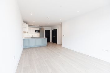 2  bedrooms flat to rent in Filmworks Walk, Ealing, W5-image 12