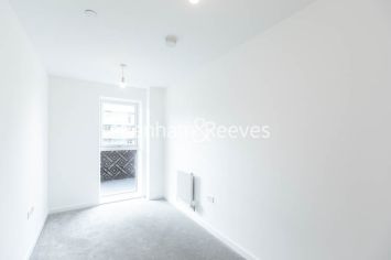 3  bedrooms flat to rent in East Acton Lane, Acton, W3-image 7