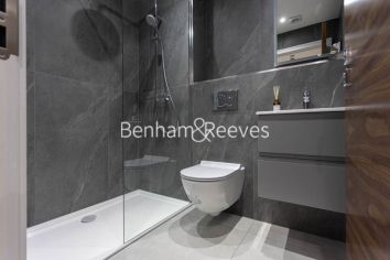 4 bedrooms flat to rent in Hillcrest Road, Acton, W3-image 4