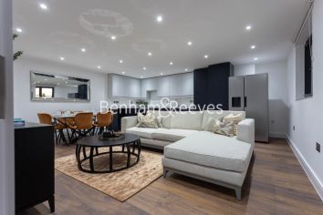 4 bedrooms flat to rent in Hillcrest Road, Acton, W3-image 14