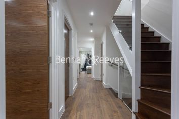 4 bedrooms flat to rent in Hillcrest Road, Acton, W3-image 24