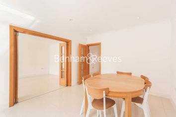 4  bedrooms flat to rent in East Close, Ealing, W5-image 3