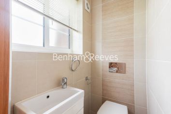 4  bedrooms flat to rent in East Close, Ealing, W5-image 4