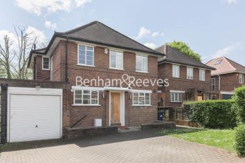 4  bedrooms flat to rent in East Close, Ealing, W5-image 6