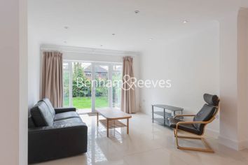 4  bedrooms flat to rent in East Close, Ealing, W5-image 7