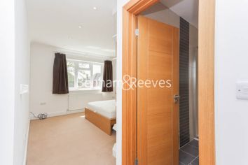 4  bedrooms flat to rent in East Close, Ealing, W5-image 23