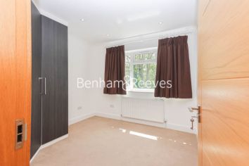 4  bedrooms flat to rent in East Close, Ealing, W5-image 29