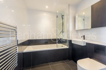 1 bedroom flat to rent in Heartwood Boulevard, Acton, W3-image 4
