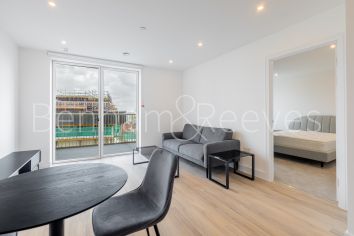 1 bedroom flat to rent in Heartwood Boulevard, Acton, W3-image 6