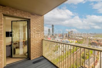 1  bedroom flat to rent in Heartwood Boulevard, Acton, W3-image 5