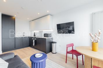 1  bedroom flat to rent in Heartwood Boulevard, Acton, W3-image 10