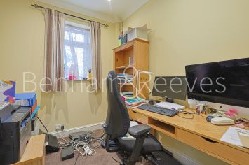 5  bedrooms house to rent in Uneeda Drive, Greenford, UB6-image 13