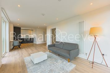 1  bedroom flat to rent in Heartwood Boulevard, Acton, W3-image 1