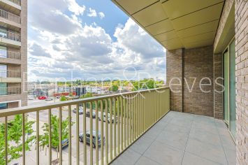 1  bedroom flat to rent in Heartwood Boulevard, Acton, W3-image 5