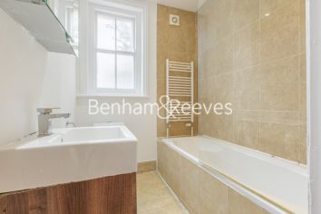 1 bedroom flat to rent in Queen's Club Gardens, Hammersmith, W14-image 4