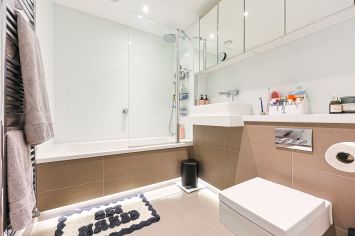 1  bedroom flat to rent in London Square, Putney, SW15-image 4