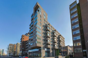 1  bedroom flat to rent in London Square, Putney, SW15-image 6