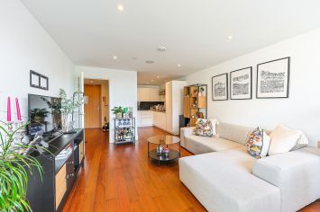 1  bedroom flat to rent in London Square, Putney, SW15-image 7