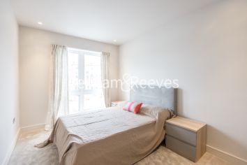 2 bedrooms flat to rent in Parr's Way, Hammersmith, W6-image 3