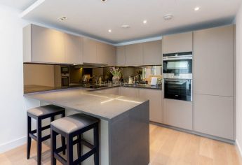1  bedroom flat to rent in Parrs Way, Hammersmith, W6-image 3