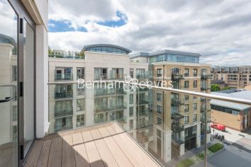 2  bedrooms flat to rent in Brunswick House, Fulham Reach, W6-image 5