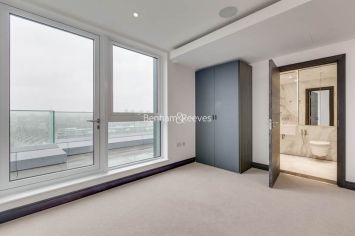 3  bedrooms flat to rent in Sovereign Court, Hammersmith, W6-image 8