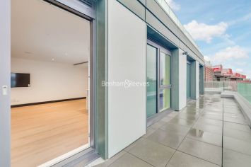 3  bedrooms flat to rent in Sovereign Court, Hammersmith, W6-image 12