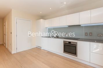 Studio flat to rent in King Street, Hammersmith, W6-image 2