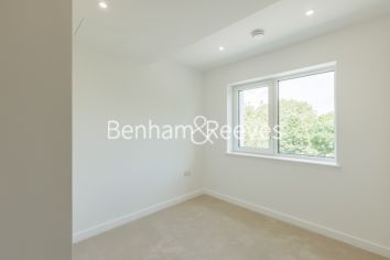 2  bedrooms flat to rent in Holland Court, Fulham Reach, W6-image 3