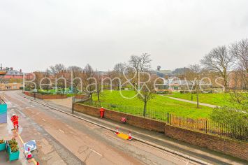 image 2  bedrooms flat to rent in Holland House, Parrs Way, W6-image 11