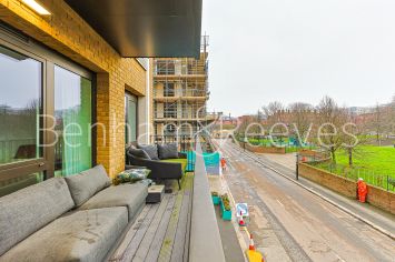 image 2  bedrooms flat to rent in Holland House, Parrs Way, W6-image 17